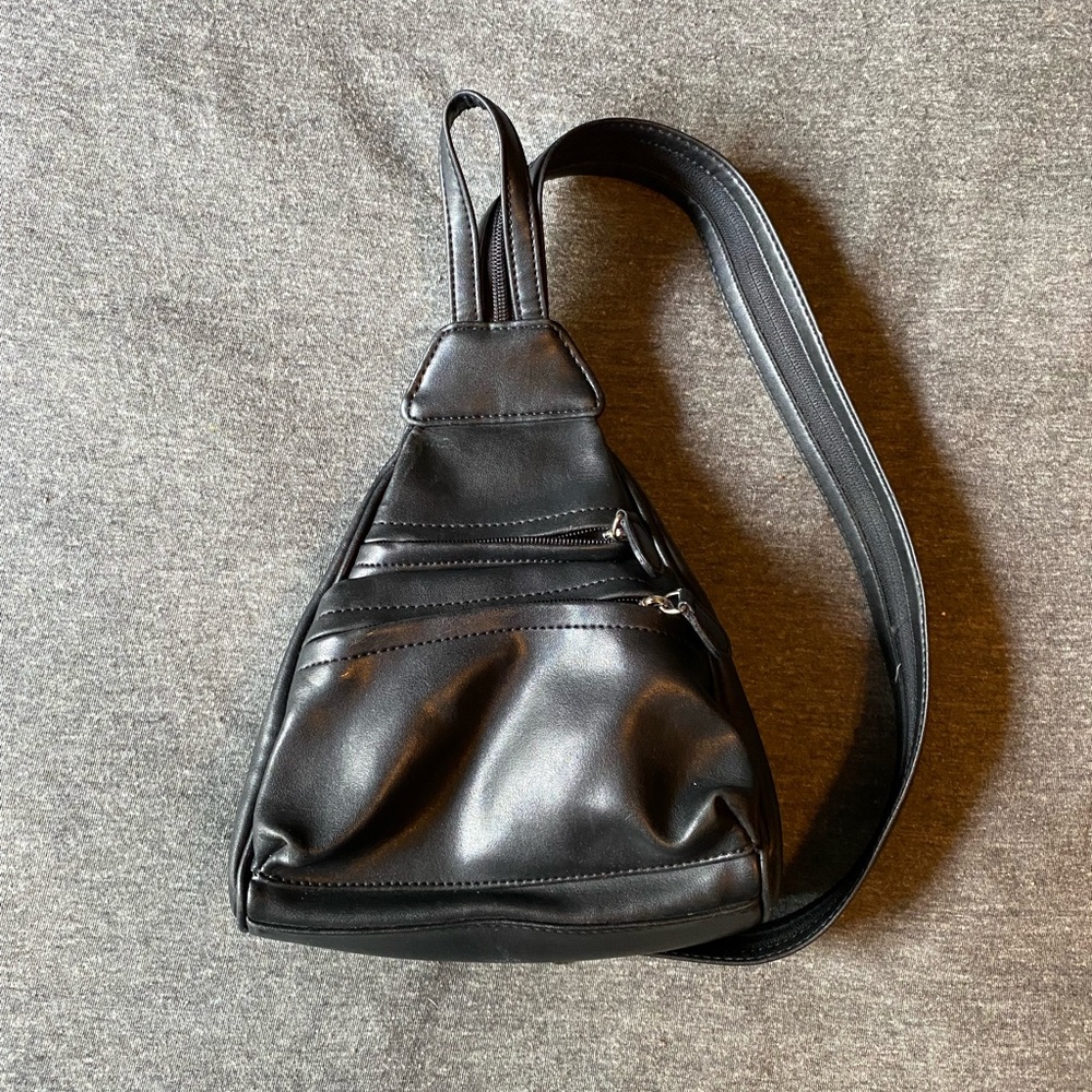 Villager Small Sling Bag/Zipper Backpack